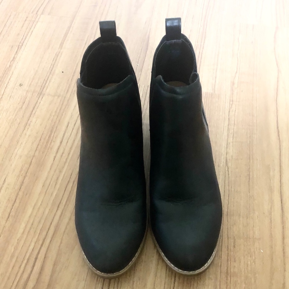 American eagle booties